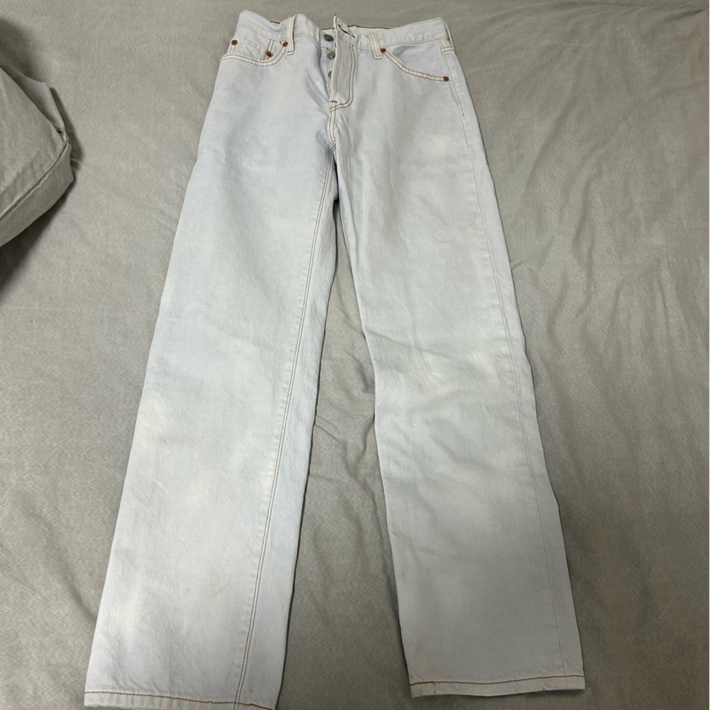 Mid rise Levi’s jeans